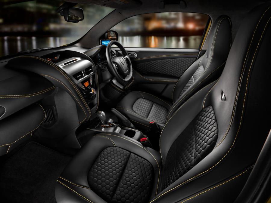 Интерьер Aston Martin Cygnet 2011 года  (UK) (фото 18 из 19)
